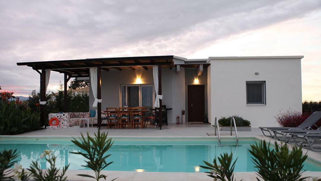 Iris 2 Villa Paralía Екстериор снимка